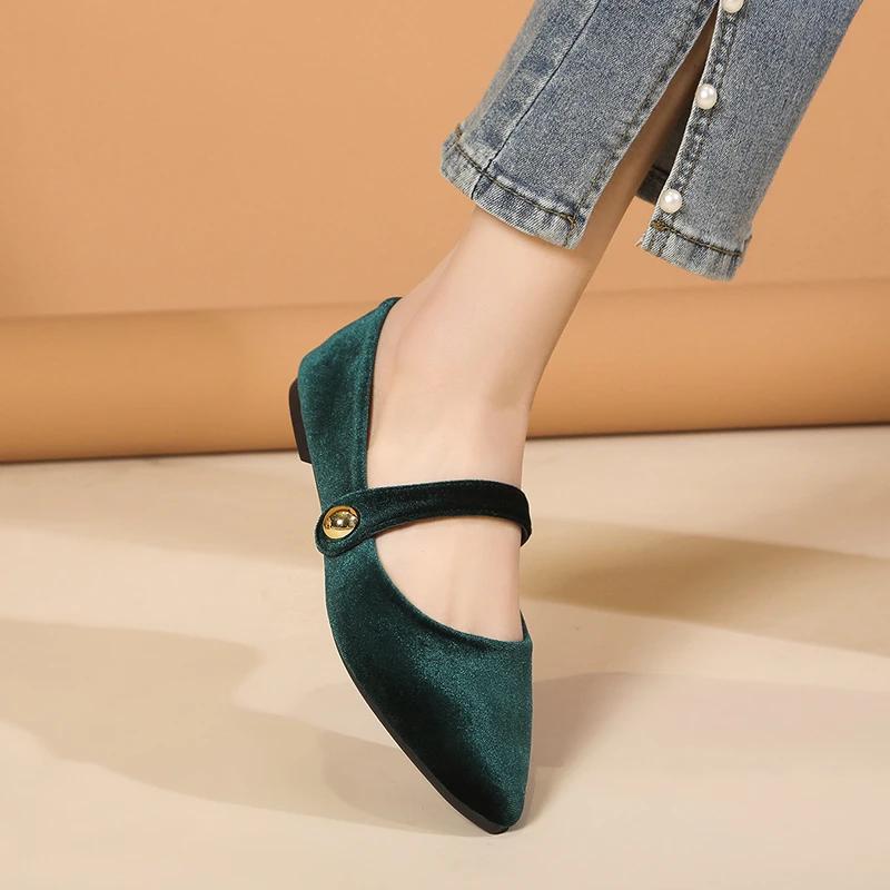 Neue modische flache Schuhe mit spitzer Spitze und samtmattem Finish für alleinstehende Damen, bequeme Halbschuhe, Mary-Jane-Schuhe aus Leder