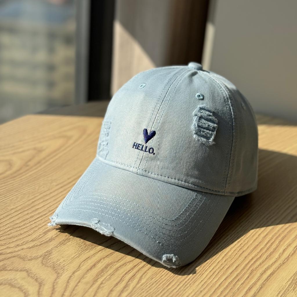 2026Matching Korean-style heart-embroidered baseball cap for couples, women's spring-summer simple versatile soft-top duckbill cap that makes the