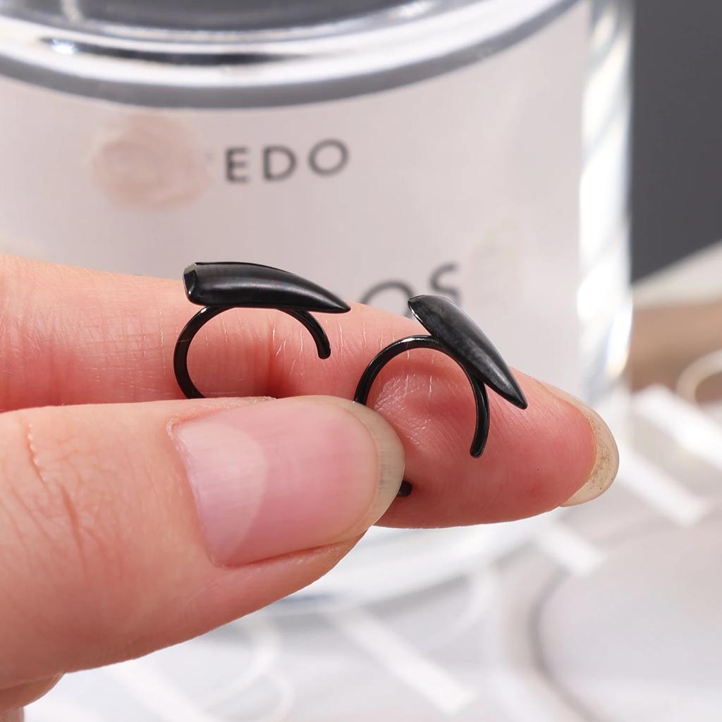 1pair Stainless Steel Personalised Sharp Teeth Fake Piercing Lip Ring Punk Exaggerated Jewelry for Women Gothic Body Jewelry