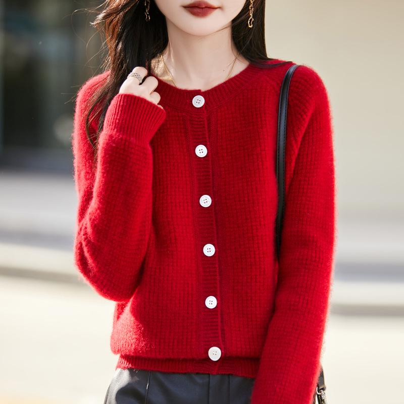 

Women s Plus Size Wool Cardigan - Round Neck, Long Sleeve, High-End Top for Autumn & Winter Medium