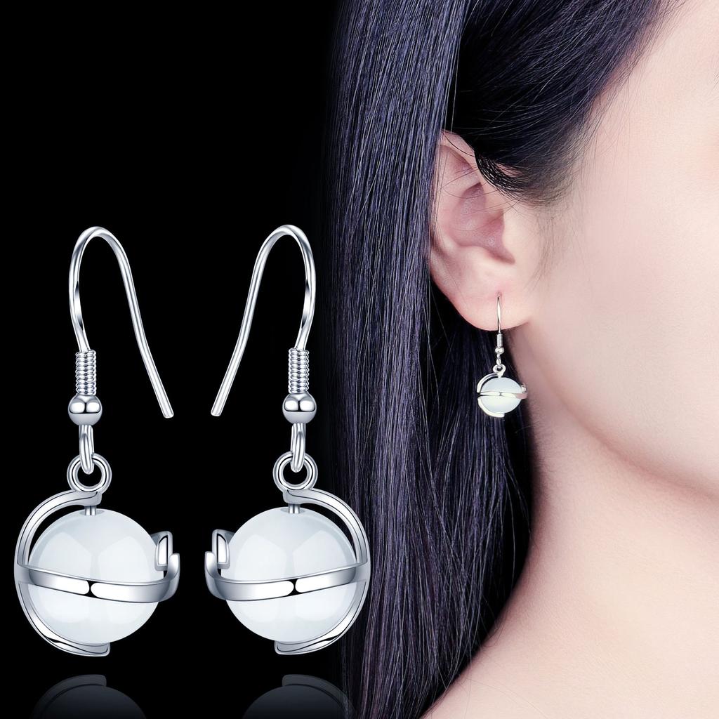Japanese and Korean White Moonlight Opal Ear Hook, Female French Pastoral Small Fresh and Simple Temperament Earrings.