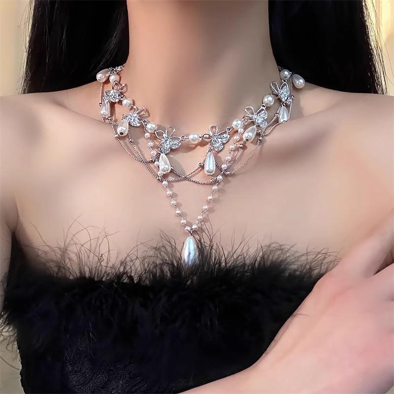 2025 High-End Gothic Punk Necklace: Y2K Dark Style Clavicle Chain for Women