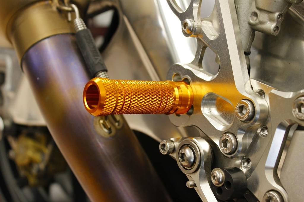 Posh Face Shaved Aluminum Step Bar Knurled/Straight M8 Tap Type (Gold) General Purpose