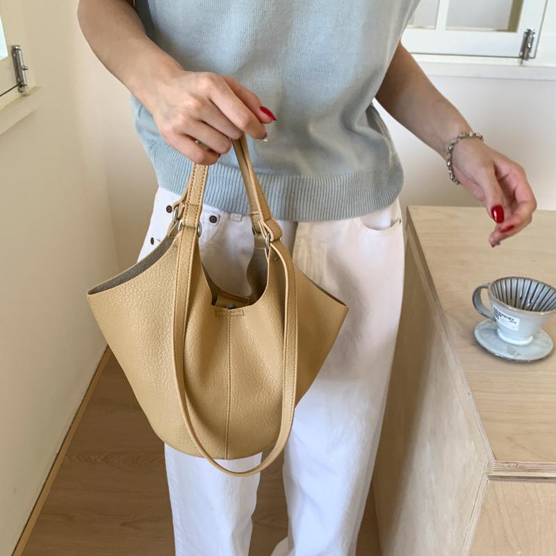 French Style Bucket Bags Women Design Sense Casual Commute One Shoulder Bags Light Luxury Red Bridal Handbags Trend 2026