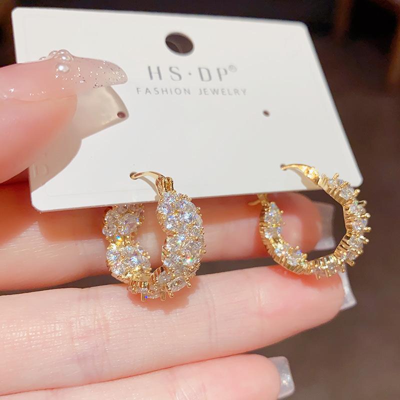 Корейский стиль  Легкая роскошь Изысканные Супер блестящие Модные серьги-кольца с цирконами Нишевый дизайн Высококачественные Серьги для темперамента.