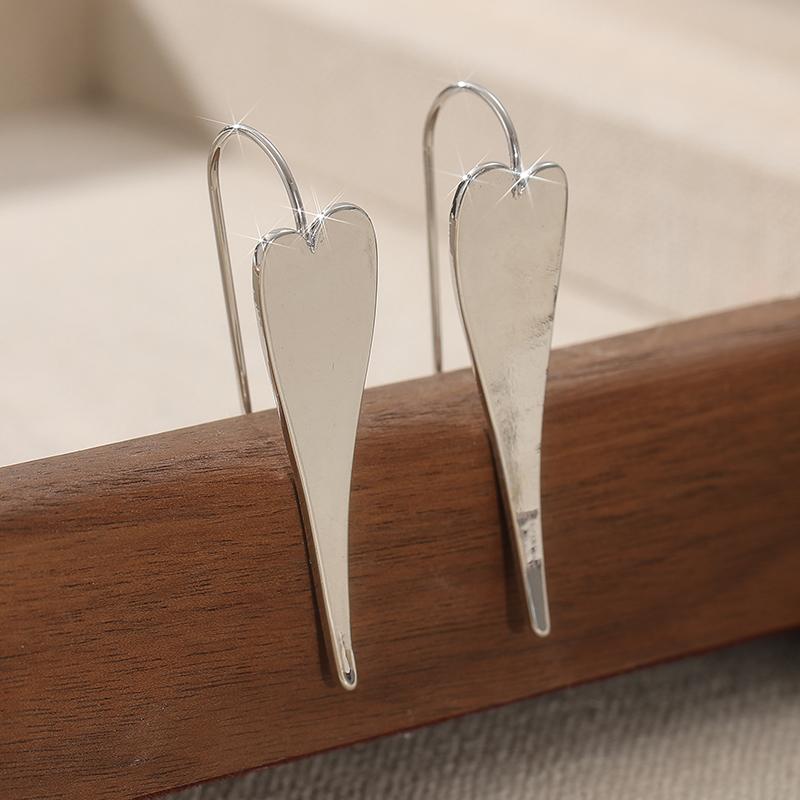 

Simple Silver Color Metal Carving Long Heart Dangle Earrings for Women Jewelry срібний