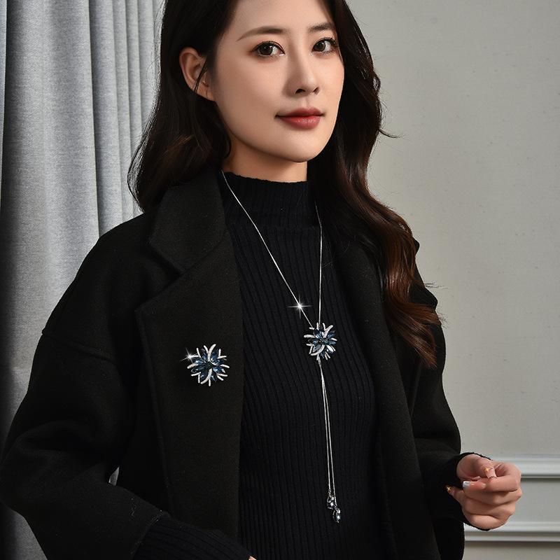 Flower Pendant Long Necklace With Silver Alloy Chain For Winter Fashion Women