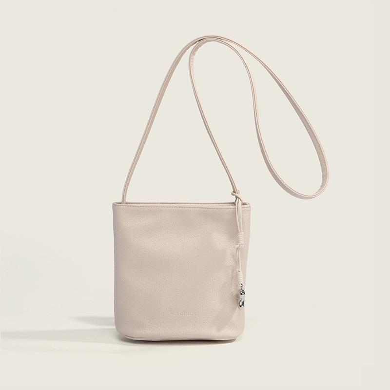 Versatile Small Bag Women'S Tide Spring And Summer Fashion Simple Messenger Bucket Bag Casual Commuter Bag