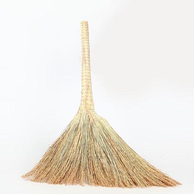 Balai Traditionnel en Sorgho