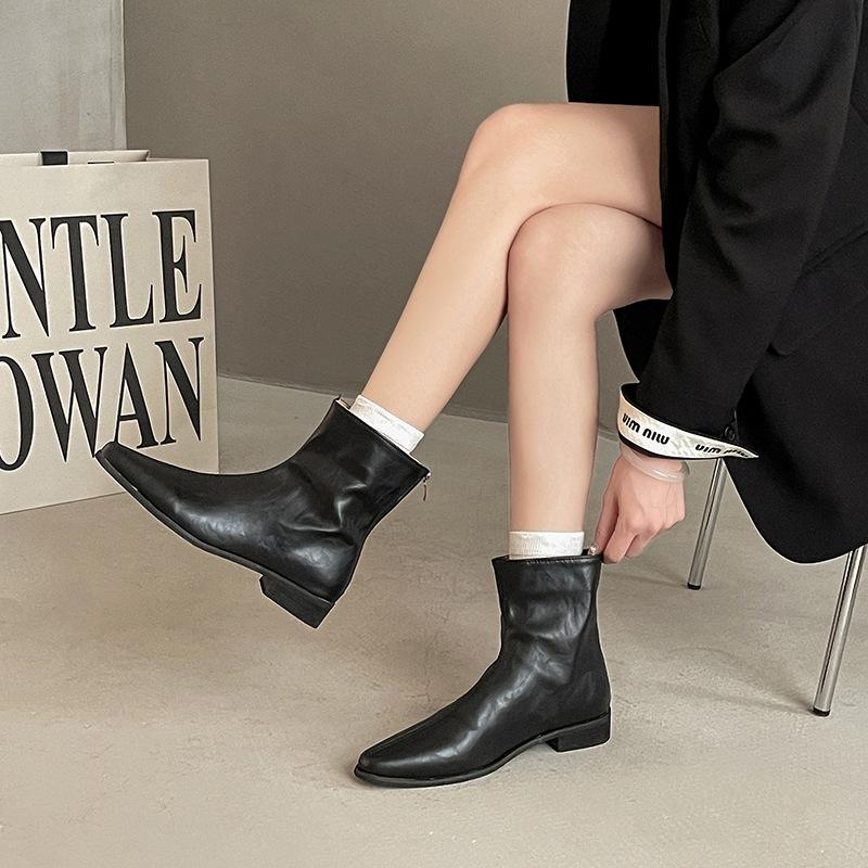 Retro Pleated Pointed Leather Boots Slim Short Boots Women's Autumn and Winter New Fashion Thick Heel Fashion Single Boots Martin Boots Trend