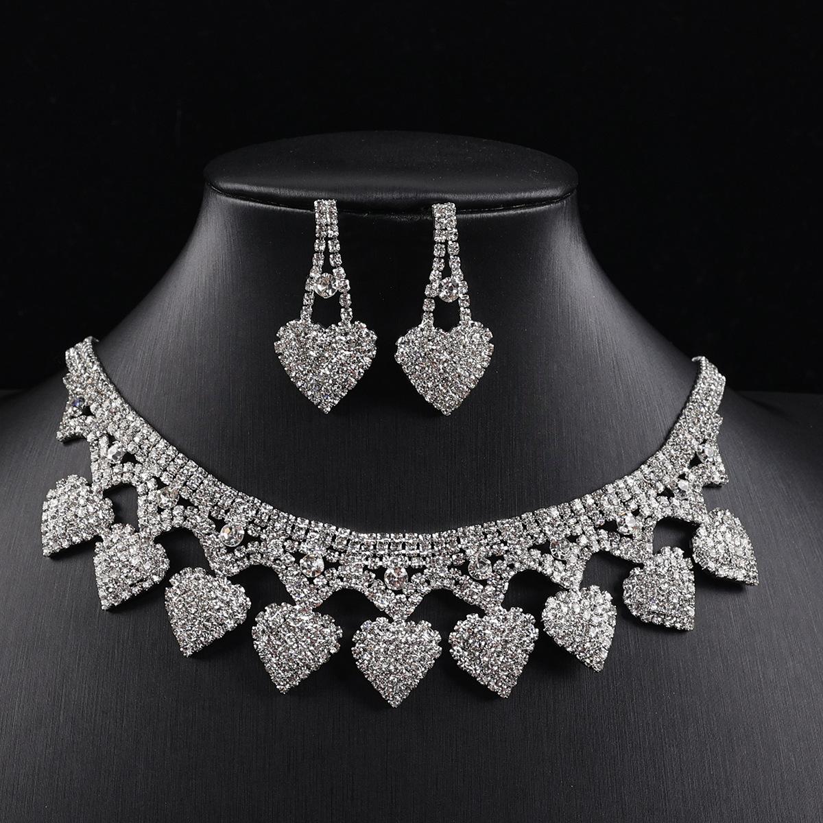 Diamond-encrusted Love Necklace, Personalized Heavy Industry Neck Chain, Bridal Evening Dress, High-end Accessories Necklace