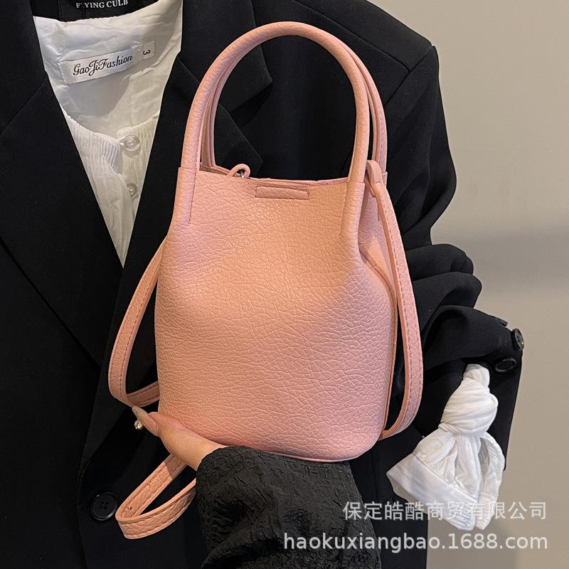 Premium Sense Niche Child Mother Bag Women's Spring and Summer 2025 New Retro Messenger Bag Women's Hand-held Pleated Bucket Bag