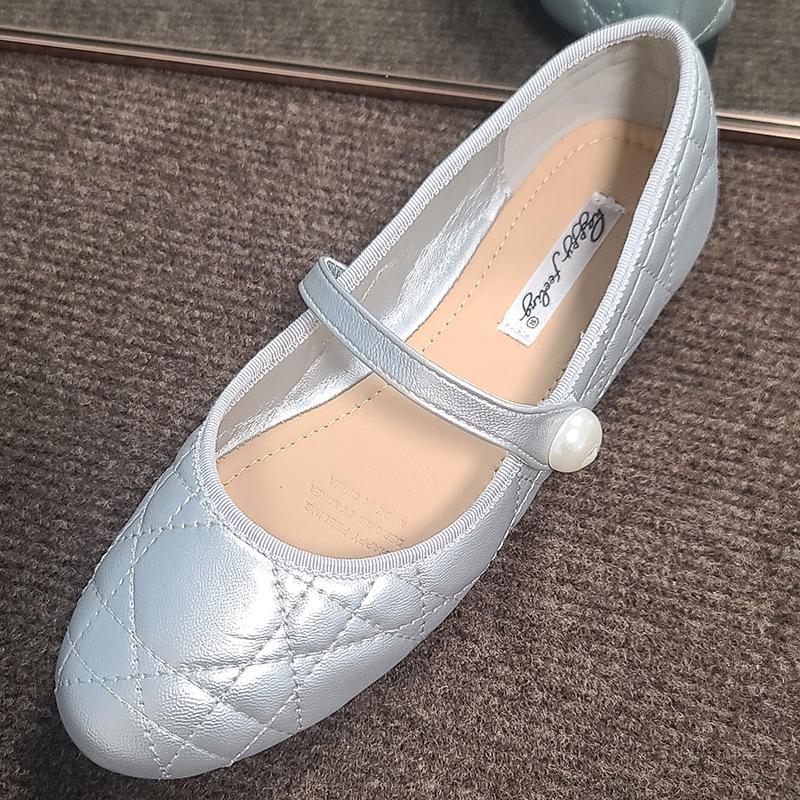 

Нежные туфли-балетки с ромбовидным жемчугом, на плоской подошве, с мелким вырезом, женские, ретро, туфли Мэри Джейн, маленькие кожаные туфли 40 серебряный