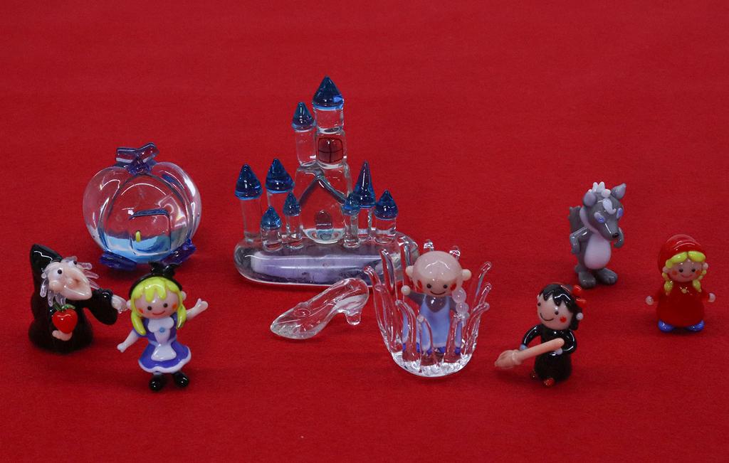 Castle Enterprises Adorable Glass Craft [Glass Pumpkin Carriage]
