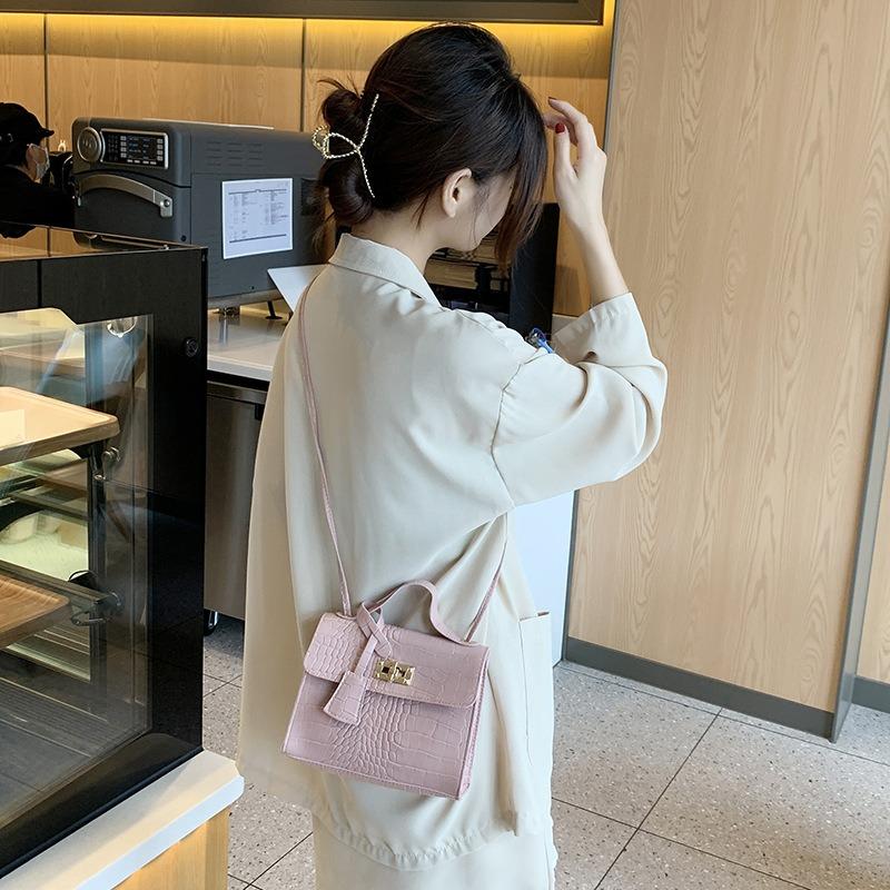Versatile Trend Crocodile Pattern Shoulder Crossbody Small Square Bag Fringed Lock Women's Bag