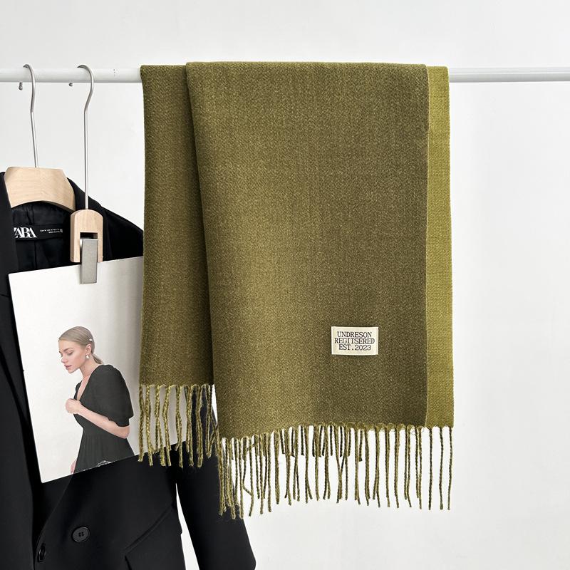 Kaschmir-Handgefühl Herbst und Winter Einfarbiger Schal Damen Dicke Quaste Einfacher und vielseitiger weicher und warmer Kaschmir-Imitat-Schal