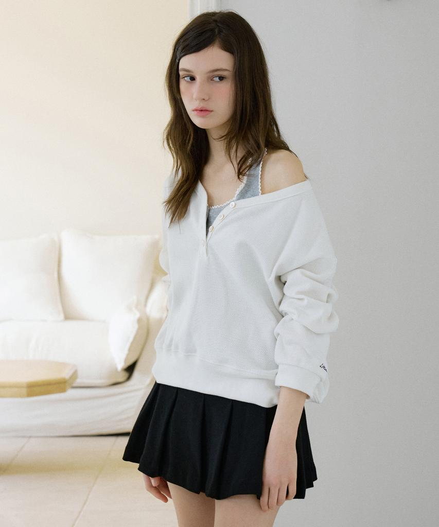LETTER FROM MOON V-Neck Waffle Sweatshirt (Ivory)