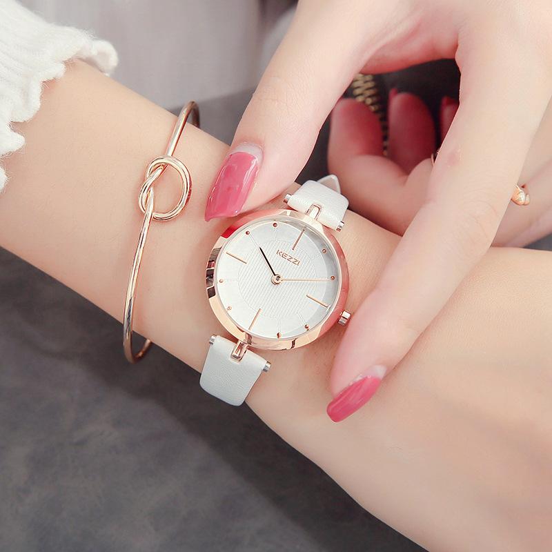 Fashionable Women's Quartz Watch, Elegant Diamond-set Scale, Simple Small Dial Belt Watch