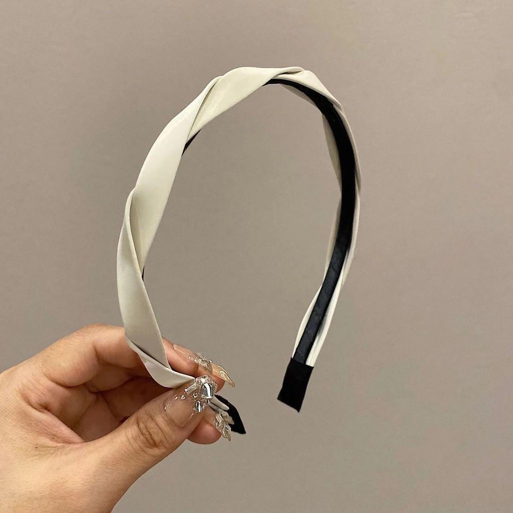 

Feminine Hair Accessory In Black Yellow Green White For Women