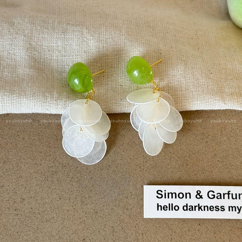 

Avocado Green Natural Shell Tassel Stud Earrings for Women 2025 Summer New Ear Clip 925 Sterling Silver Earring/Pin Earrings Aocado Green Shell Earrings-Silver Needles