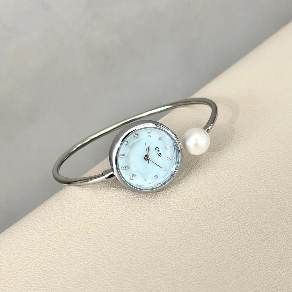Luxury Fashion Mother-of-Pearl Dial Pearl Bracelet Women's Watches High-Quality Gemstone Quartz Ladies Watch Convenient to Wear