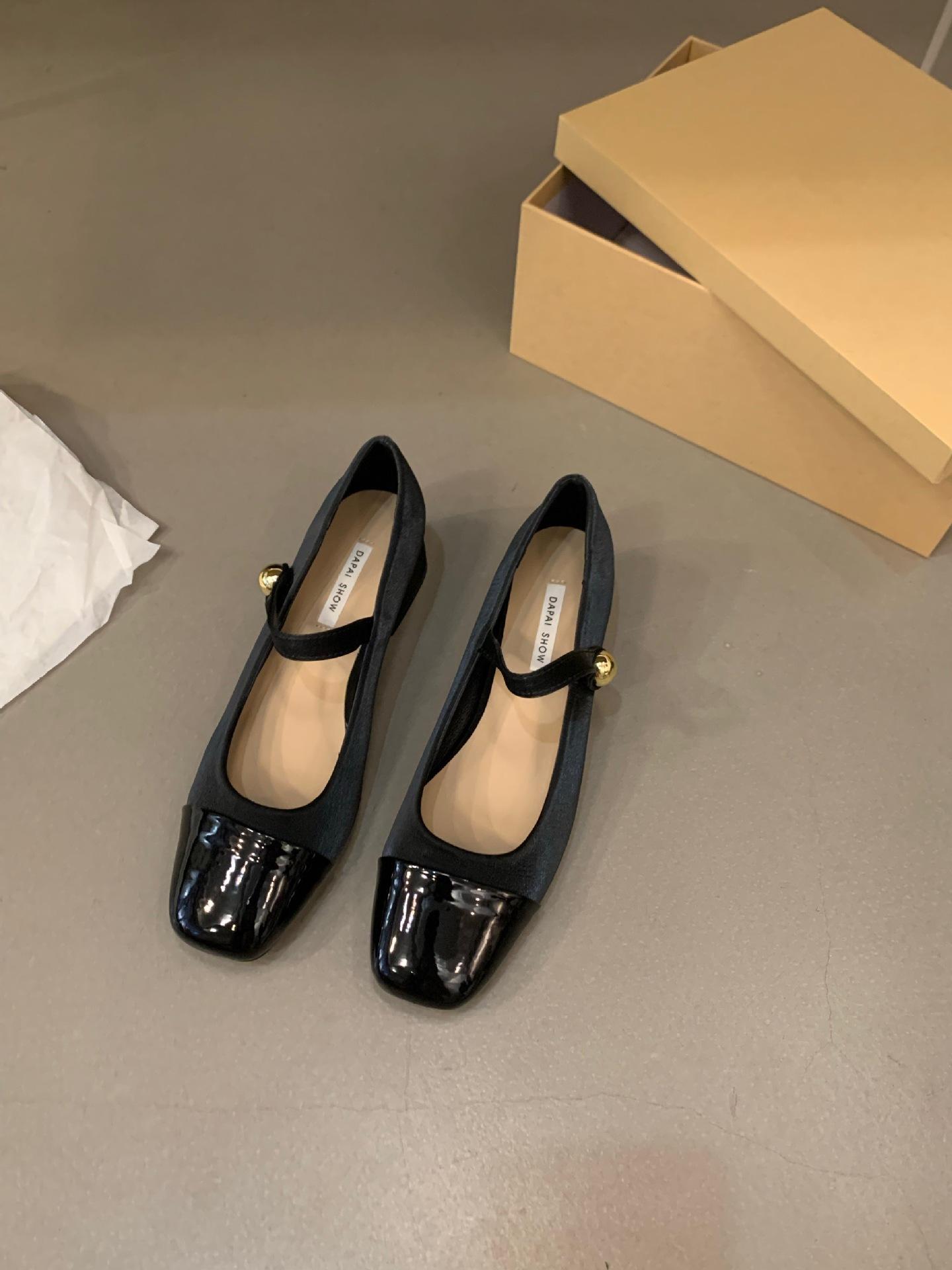 

Туфли Мэри Джейн на грубом каблуке, женские туфли, новинка 2025 года, французский средний каблук, вечерние черные туфли с квадратной головкой, маленькие кожаные туфли 35 чёрный