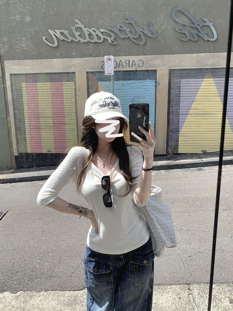 Gentle wind v-neck medium-sleeved t-shirt women's spring new yellow slim-fitting waist and thin temperament bottoming shirt top