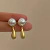Silver Needle Retro Flower Pearl Earrings French Niche Stud Earrings Light Luxury High-end Earrings Women
