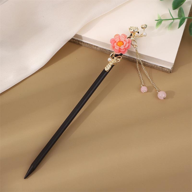 Ebony Style Tassel Hairpin: Vintage Wooden Hair Accessory for Women, Perfect for Simple Updos and Ancient Costume Adornments