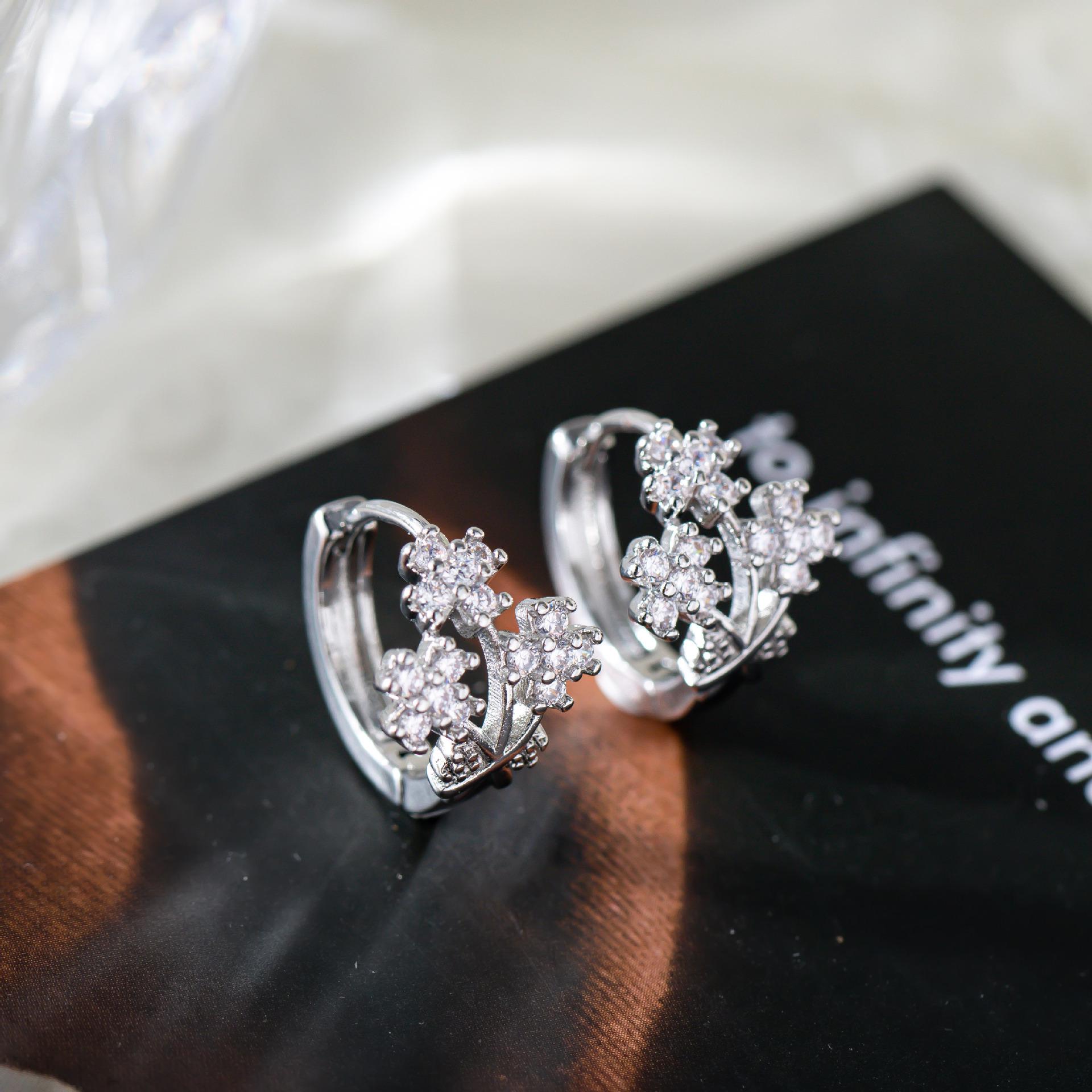 Elegant Zirconia Floral Stud  Cuff Earrings - Japanese/Korean Style