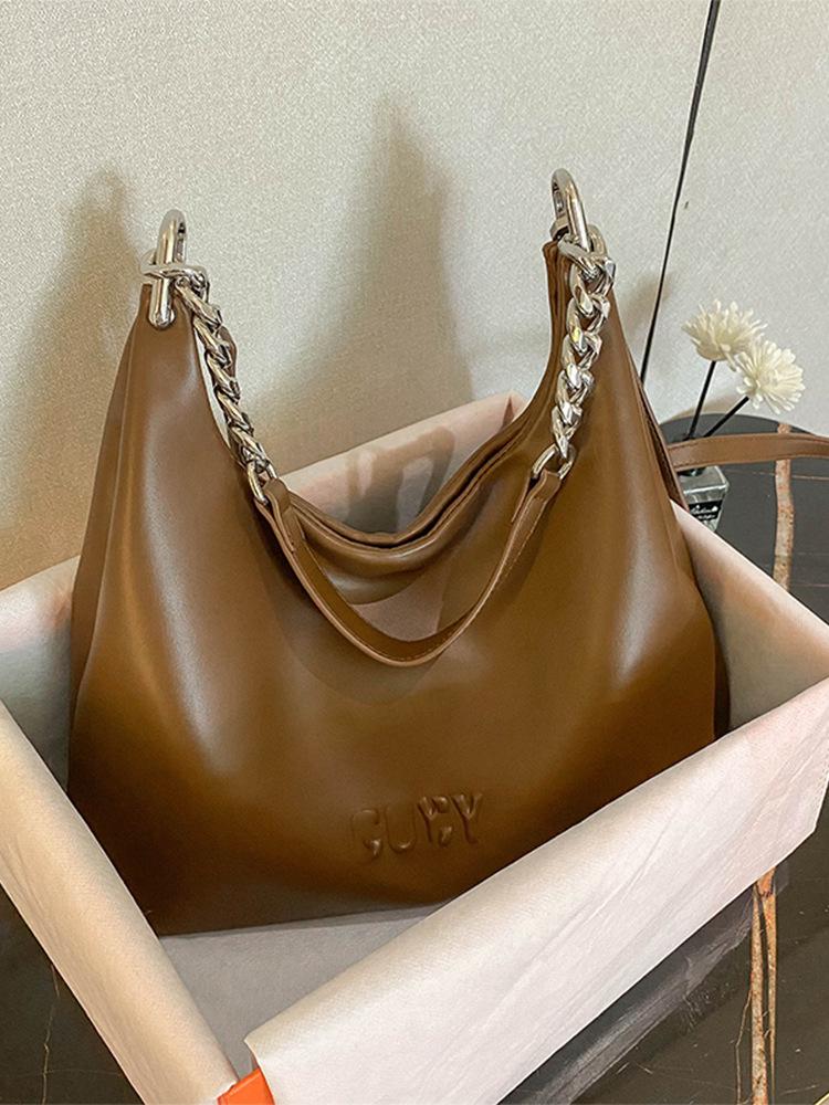 

Сумки Женские сумки 2025 года новой ниши большой вместимости под мышкой Универсальные сумки на плечо с цепочкой Простые сумки-тоут для поездок на работу коричневый