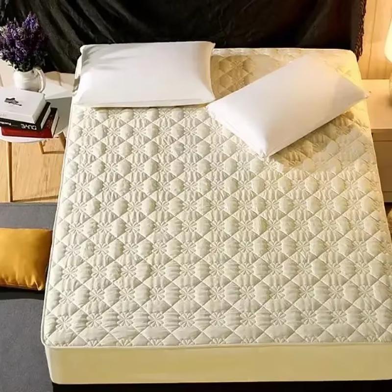 Breathable and Anti-Bacterial Mattress Topper with Air-Permeable Bed Pad for a Comfortable Night's Sleep