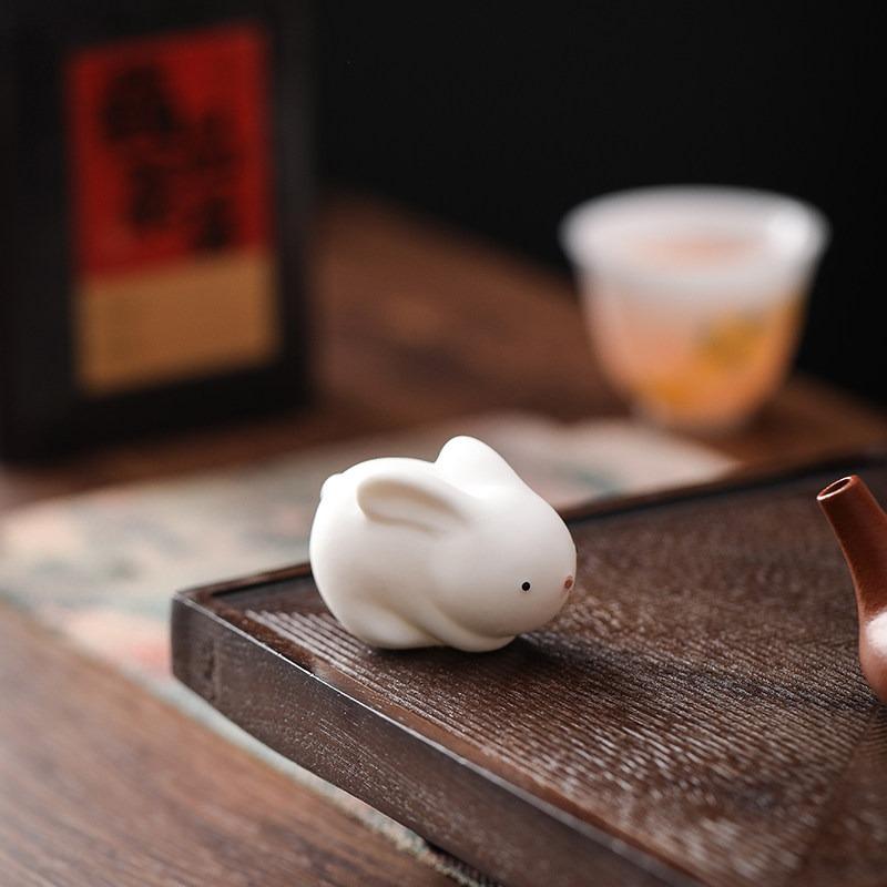 Small Rabbit Tea Pet Ornament White Porcelain Cute Mini Tea Spoon Holder Tea Set Accessory