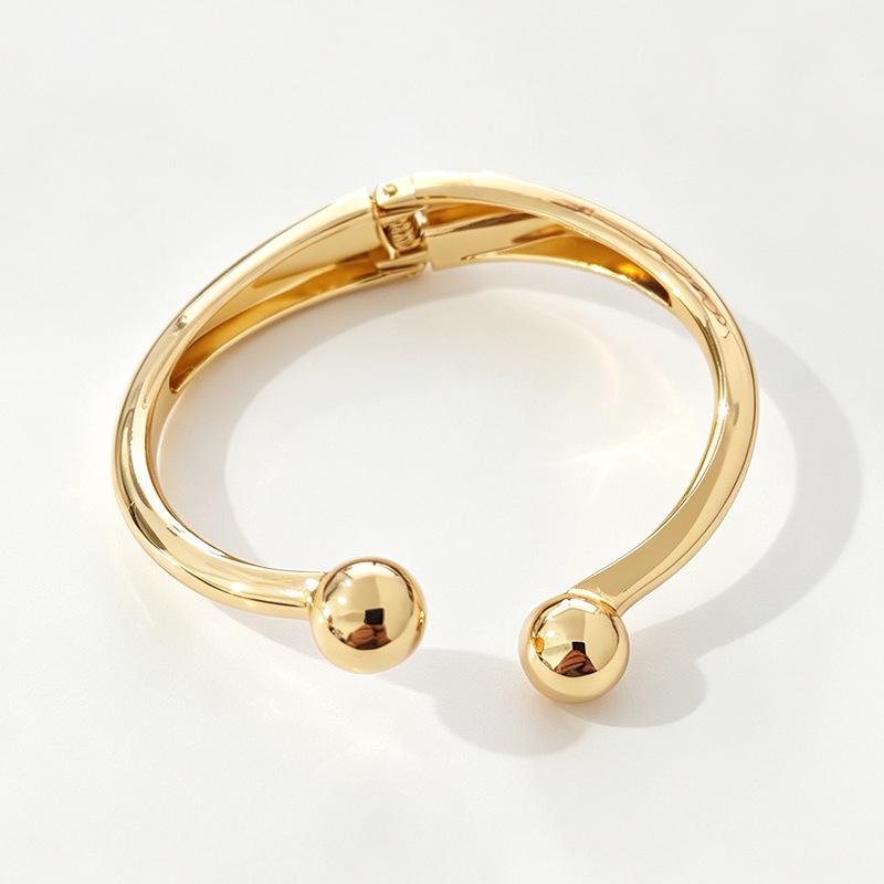 Women's Light Luxury Electroplated Gold Open Cuff Bracelet – High-End Metal Wristband Jewelry.