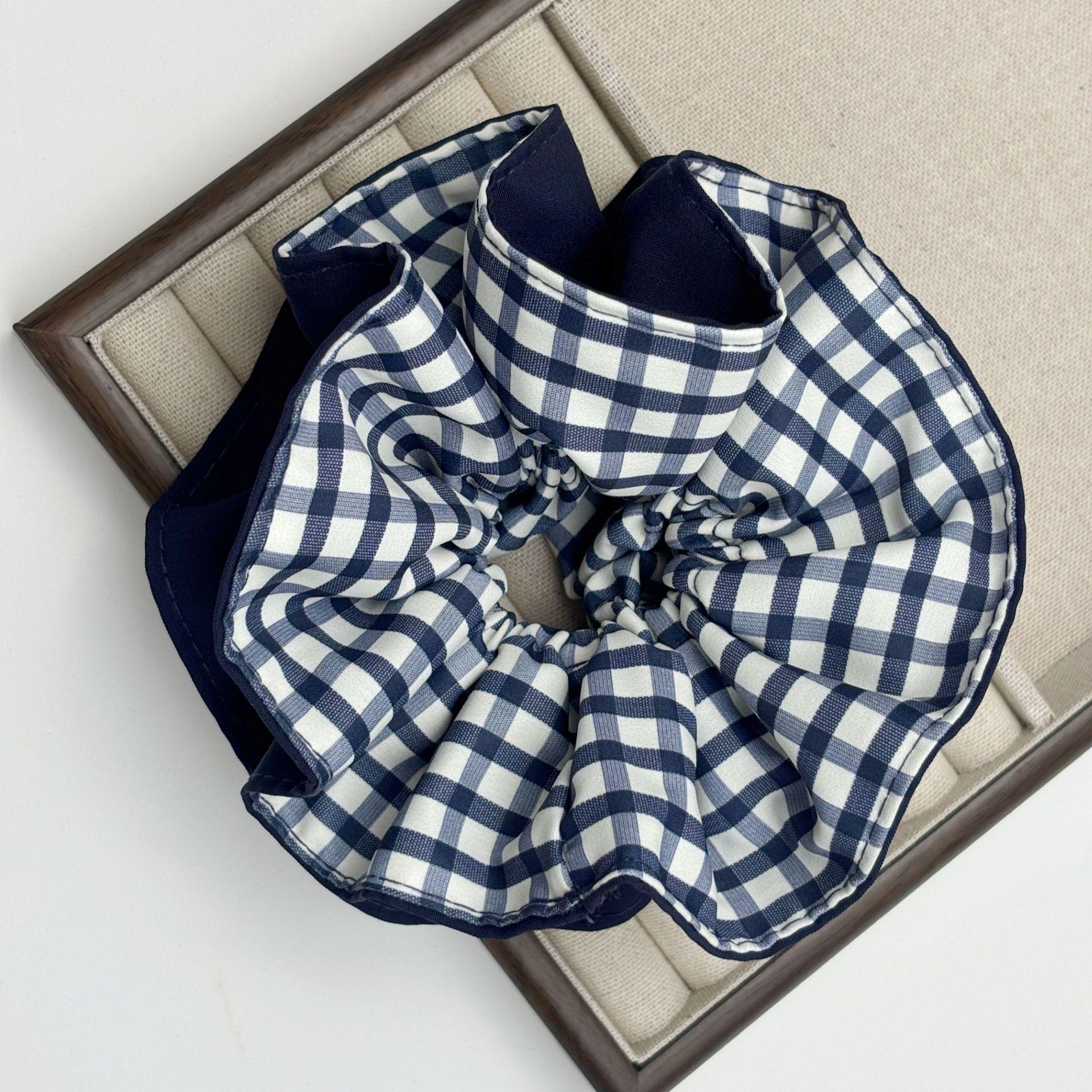 Корейская синяя клетчатая резинка для волос