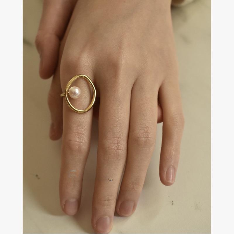 Retro Pearl Ring - Trendy Index Finger Jewelry for Women
