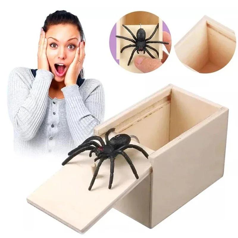 Wooden Prank Spider Scare Box Pranks Stuff Toys Handcrafted Spider Money Surprise in A Box Practical Joke Toys Gag Gift Amagi