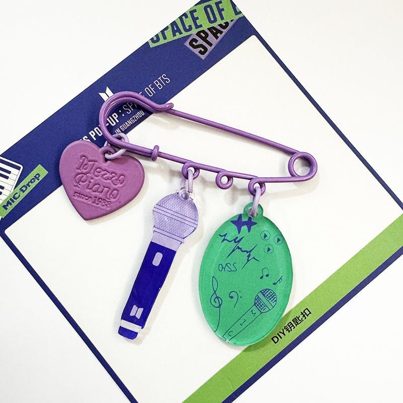 

BTS Music Theme Pin Keychain, Purple Acrylic Charm with Mic & Musical Note Pendant, Kpop ARMY Fans Bag Accessory JUNGKOOK