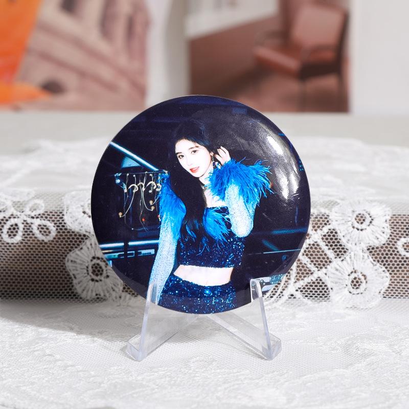 Ju Jingyi star peripheral brooch support concert photo badge ornament bag pendant clothing accessories