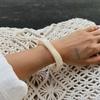 SHIXIN 5 Stile Vintage Braun Off-Weiß Dickes Harz Acryl Armreif Armband für Damen Trend Unregelmäßige Geometrie Rund Breit Armreif
