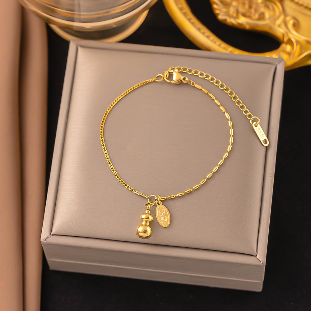 18K Gold Plated 316L Fashionable Titanium Steel Bracelets Waterproof Heart Roman Numerals Queen's Chain Link Bangles