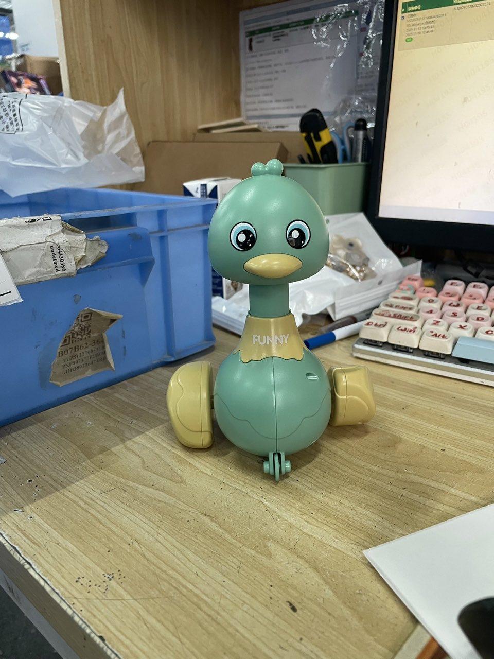 

Rotating Colorful Alloy Square Fingertip Toy One Size