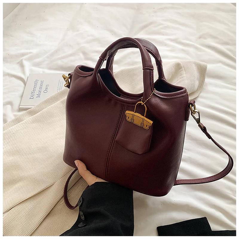 Soft PU Passenger Bag  Large Capacity  Simple  Casual  Retro  Fashionable  Single Shoulder  Crossbody