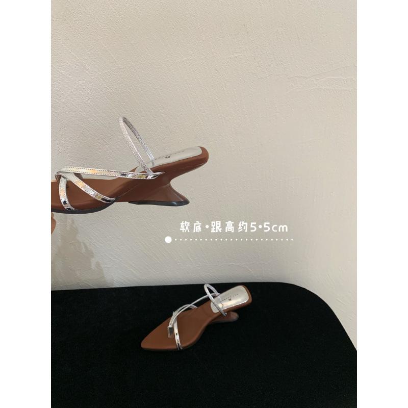 French pointed toe wedge slippers fairy shoes 2025 new summer with skirt toe silver Roman shoes