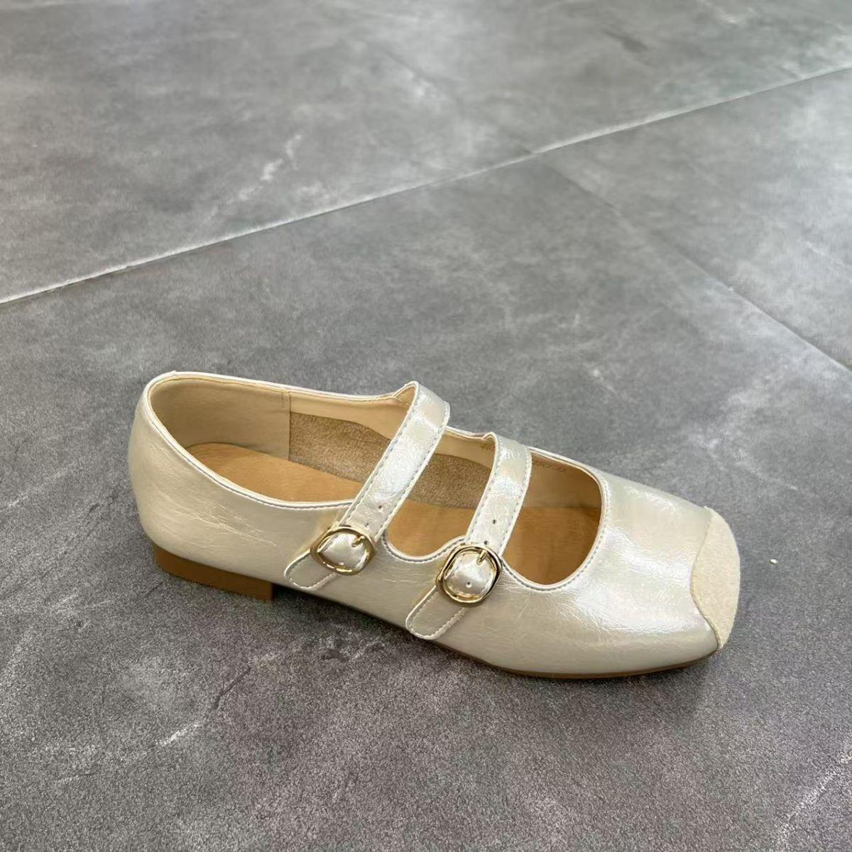 

Autumn New Year 2025 French Flat Bottom Shallow Mouth Fashion Foreign Style Absolute Sub-belt Versatile Mary Jane Shoes Ladies 40 шампанського