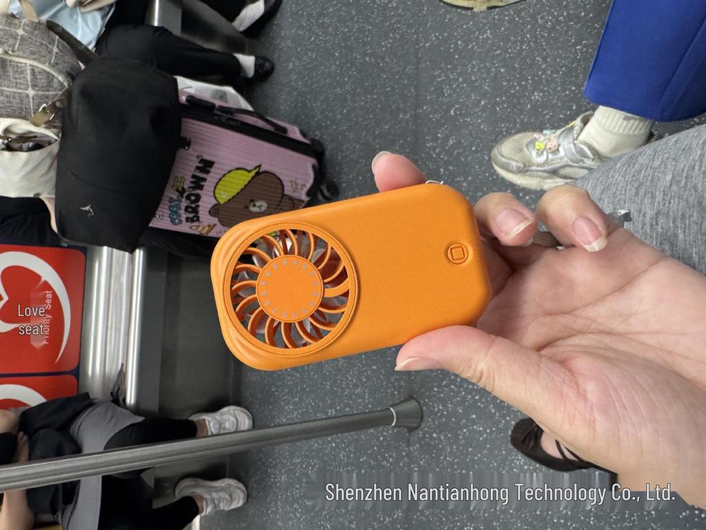 2026 Popular Portable Mini Fan: Cute, Compact, and Convenient for Students
