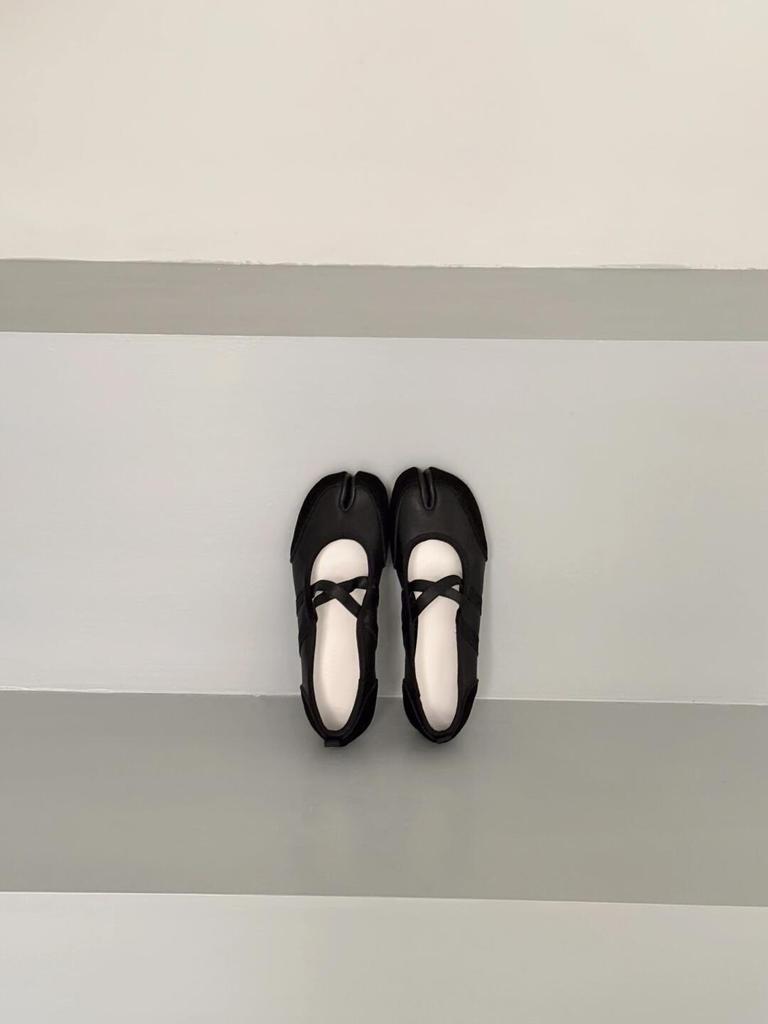 Cowhide Version~ French Cross-strapped Split-toed Pig's Trotters for Women's New Leather Flat-soled Ballet Shoes Mary Jane Single Shoes for Women