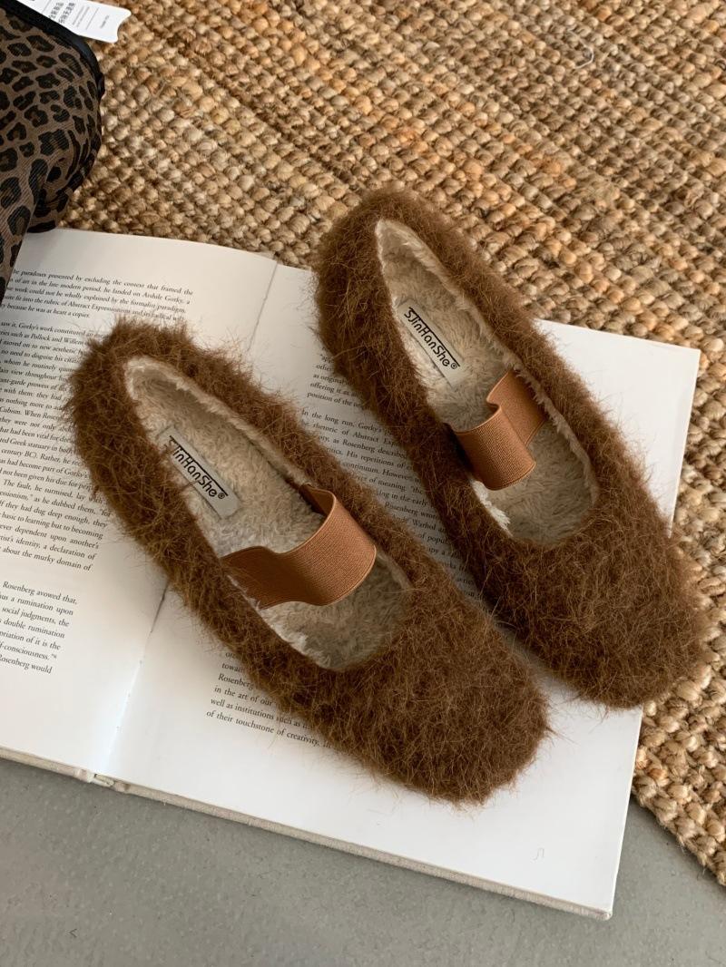 

2025 autumn and winter Mary Jane French fluffy shoes women wear autumn and winter warm temperament fairy style new single shoes cotton shoes 39 коричневый