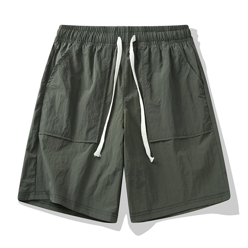 Shorts Finos de Seda Gelo de Secagem Rápida para Homens No Verão, Frescos e Respiráveis, Corte Solto, Esportivos e Casuais Calças Cinco Quartos de Praia