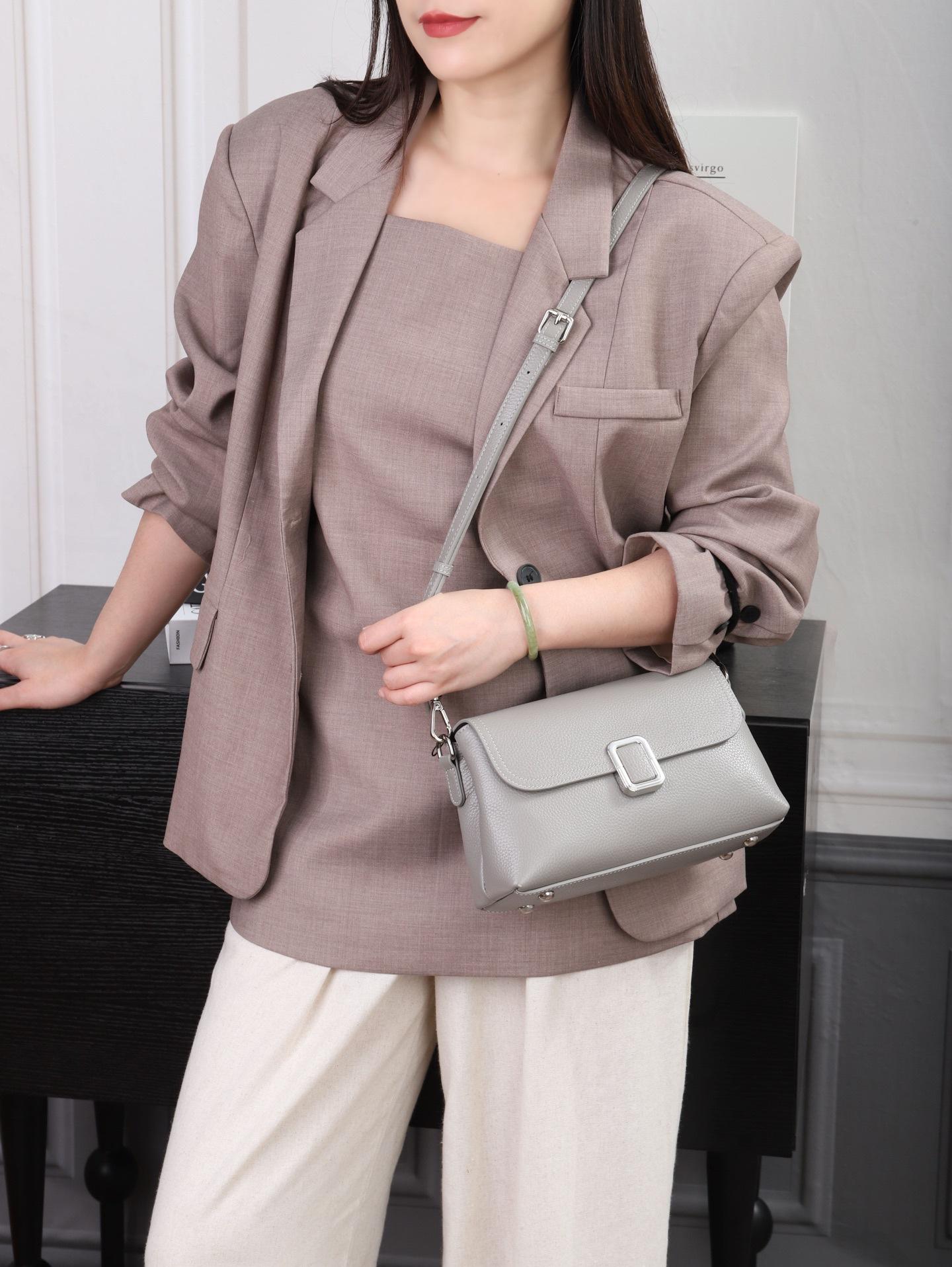 

Women s 2026 Soft Leather Crossbody Bag - Spacious Solid Color Shoulder Purse 25 x 9 x 15 cm серый